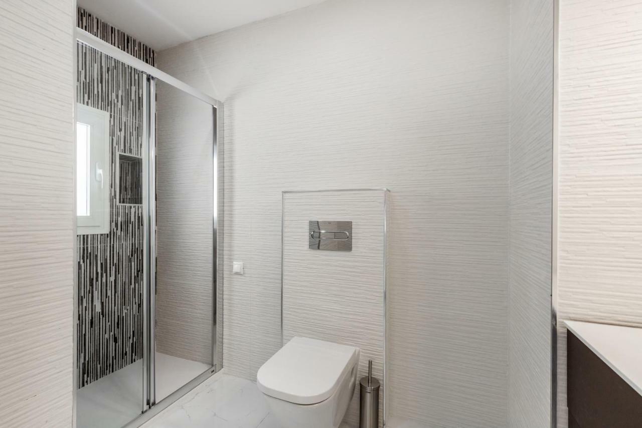 Luxury Holiday In Puerto Banus Marina With Sea Views